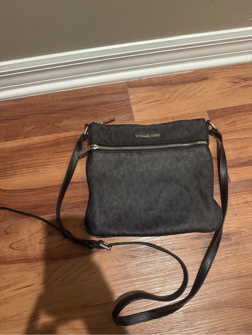 Michael Kors Black Signature Crossbody with Silver Hardware - Picture 2 of 7